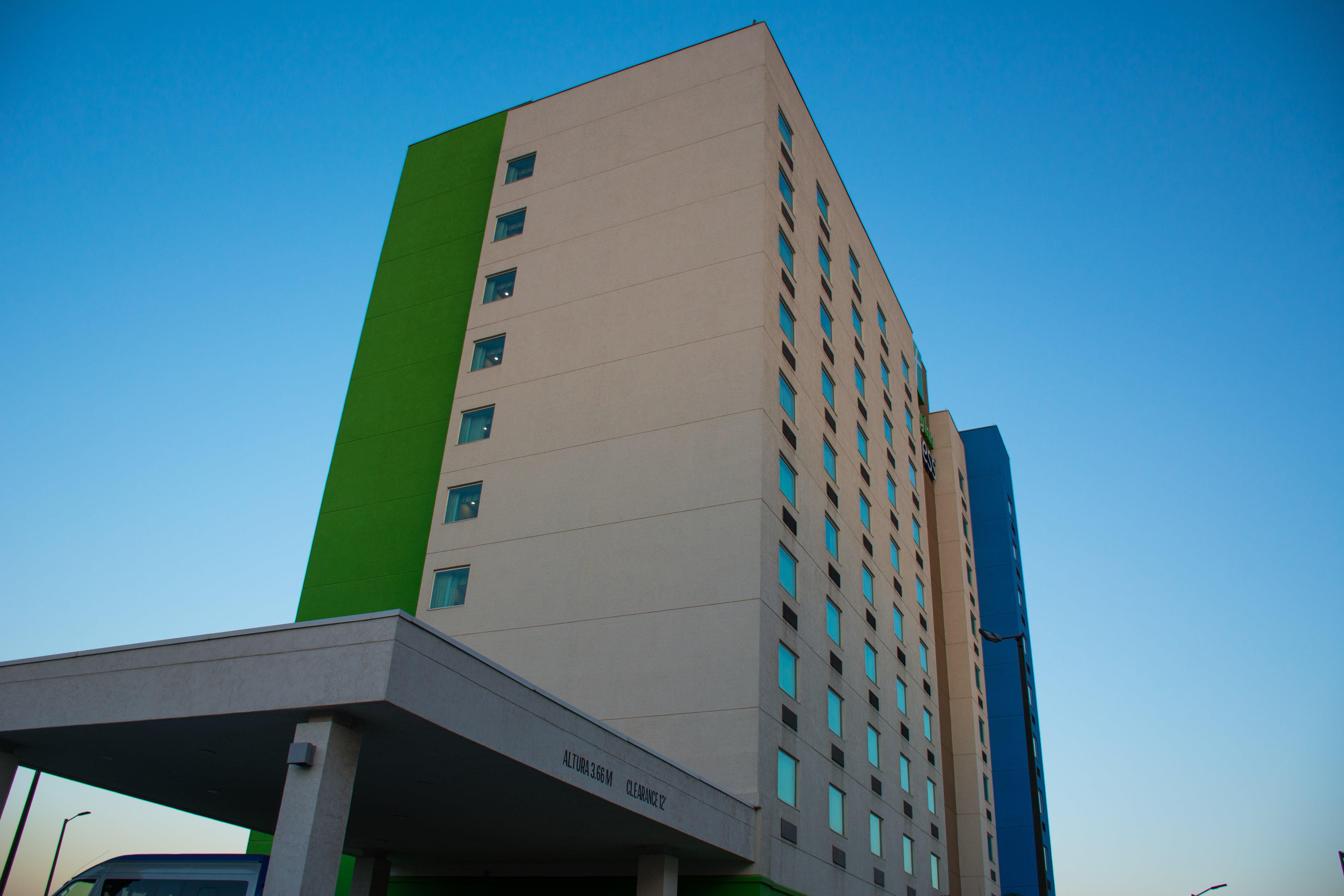 Holiday Inn Express Saltillo Zona Aeropuerto By Ihg Exterior photo