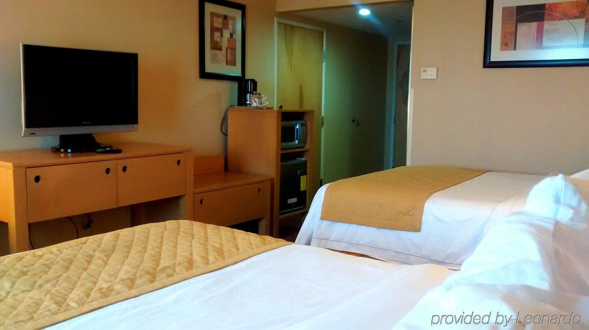 Holiday Inn Express Saltillo Zona Aeropuerto By Ihg Exterior photo