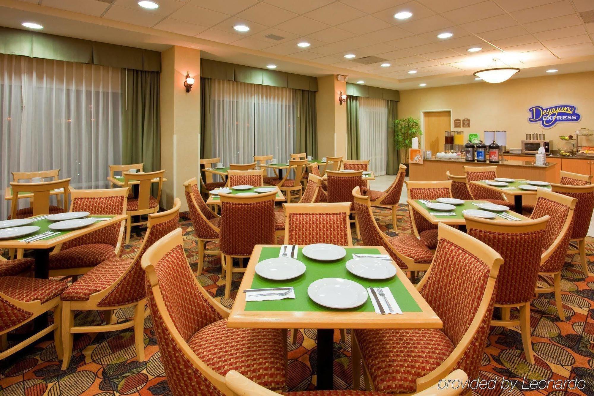 Holiday Inn Express Saltillo Zona Aeropuerto By Ihg Exterior photo